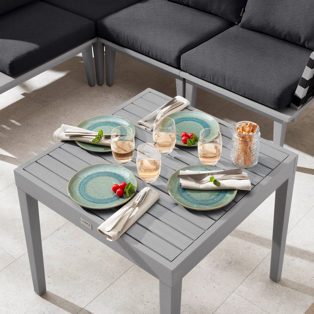 Lounge Set Infinity aus Akazie FSC® 100% mit Tisch und Hocker | mypureliving