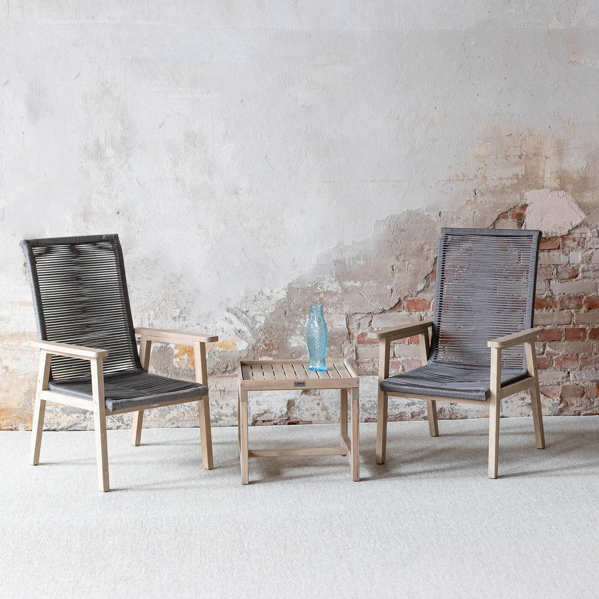 Zweier Set Stühle Soul aus Akazienholz mit Beistelltisch | mypureliving